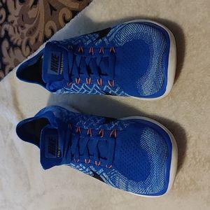 Nike Free 4.0 Flyknit Womens used Running Shoe size 9 Blues/ White/Black